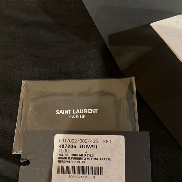 SAINT LAURENT
Envelope Triquilt Medium YSL Shoulder Bag in Grained Leather - Picture 7 of 7
